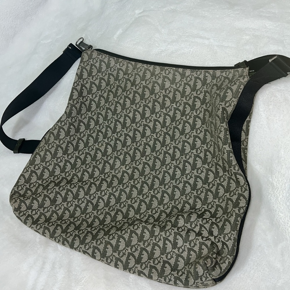 🎉SOLD 🎉 Christian Dior Trotter Crossbody bag - Picture 3 of 16